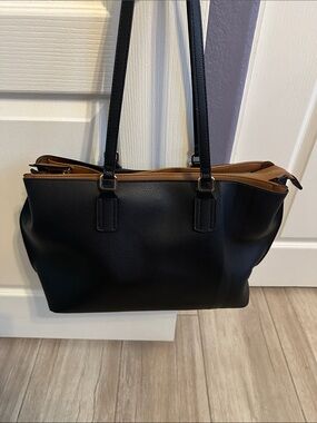Women's Black SevenDays Tote Bag with Brown Accent - Sleek Everyday Carry